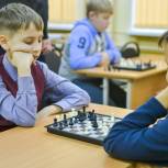 Школьные команды борются за звание чемпионов Златоуста  по шахматам 