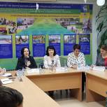 Партийцы Белоярского района провели ряд мероприятий ко Дню Конституции