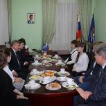 Поздравили с получением паспортов