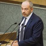 Госдума приняла во II чтении проект о постепенном отказе от бумажных лицензий для бизнеса