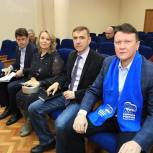 Партийцы Долгопрудного организовали встречу с жителями и представителем ЕИРЦ