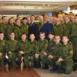 Верхнепышминские кадеты встретились с Героем России, единороссом Сергеем Ворониным