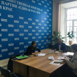 Денис Валишин проконсультировал граждан по вопросам участия в губернаторской программе «1000 дворов»