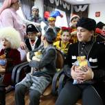 Партийцы ЕР провели ежегодную благотворительную акцию «Дед Мороз Единой России»