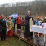 В селе Касеновка открыли родник, обустроенный по инициативе партии и благодаря усилиям жителей Мандровской территории