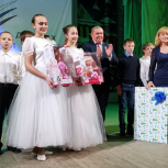 Юным жителям Красносулинского района подарили праздничный концерт к Новому году