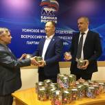 Единороссы Усинска поздравили с Новым годом маленьких жителей села Усть-Лыжа