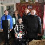 Колышлейские единороссы поздравляют ветеранов