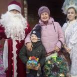 Волжские партийцы провели ежегодную акцию «Подари ребенку Новый год» 