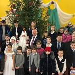 Суббот поздравил детей из малообеспеченных семей Погарского района