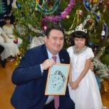 Рамзил Ишсарин поздравил детей-сирот Кугарчинского района
