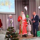"Шоколад - детям": в Красноармейском районе прошло театрализованное новогоднее представление