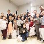 Кунцевские единороссы организовали детям  праздничный концерт «Рождественские мелодии 2019»