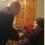 Анвар Абдусамедов поздравил ветерана ВОВ