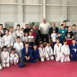 Николай Валуев провел мастер-класс для молодых спортсменов Боковского района