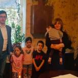 Депутаты-единороссы Кировского райсобрания посетили 14 многодетных и малоимущих семей