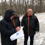 Партийный актив Ленинского района провел в парке Станкозавода совещание по благоустройству территории 