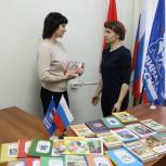 Семь сельских библиотек Лежневского района получили в дар от «Единой России» новые книги