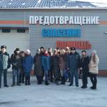 Сотрудники МЧС России по Забайкальскому краю рассказали школьникам о своей работе. Экскурсию в одном из отделов ведомства проводили совместно с партийцами