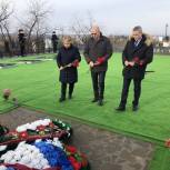 Ленинские партийцы почтили память погибших защитников  Сталинградской земли