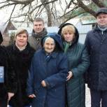 Партийцы Калужской области поздравили труженицу тыла с днем рождения