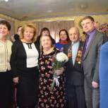 В Поныровском районе партийцы поздравили семью с 70-летним юбилеем