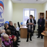 Партийная «семейная приемная» открылась в Дальнем Константинове 