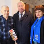 Партийцы Большесолдатского района поздравили ветеранов с Днем защитника Отечества