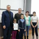 В Челно-Вершинах вручены жилищные свидетельства молодым и многодетным семьям