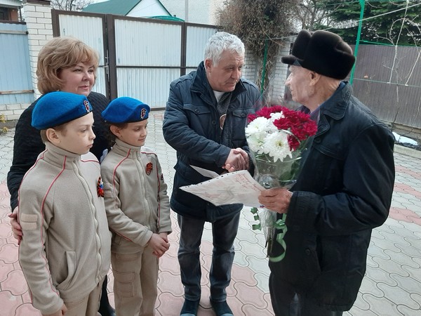 Погода в кочубеевском на 10. Роговой Анатолий Николаевич Кочубеевское. День села Кочубеевское. Село цветное Кочубеевский. С днем защитника Отечества ветерану.