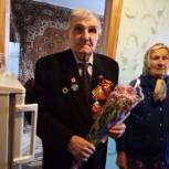 Жители посёлка Ивня поздравили ветеранов с Днём защитника Отечества