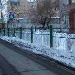 Партийцы проверили на безопасность пешеходные переходы возле школ