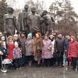 Единороссы Тверского района почтили память молодогвардейцев