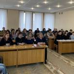 Активисты Красноармейского МО Партии «Единая Россия» обсудили с жителями меры соцподдержки для многодетных семей