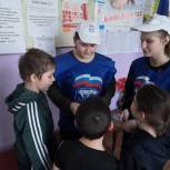 В Курчатовском районе партийцы провели интеллектуально-спортивную игру для школьников