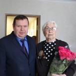 Александр Шувалов поздравил  ветерана Великой Отечественной войны Веру Никитину с 8 марта