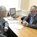 Николай Мочалин встретился с ветераном труда