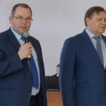 В Катайском районе партийцы поздравляют с женским праздником