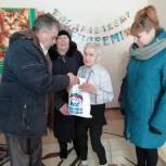 Партийцы Советского района поздравили ветеранов Великой отечественной войны с 8 Марта