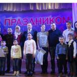 Пензенский район: единороссы поздравили женщин с 8 Марта