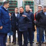 Александр Ходырев проконтролировал ход возведения пристроек к двум королёвским школам 