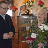 Партийцы вручают юбилейные медали ветеранам в муниципалитетах Тамбовской области