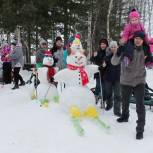 11 команд Стрежевого сделали снеговиков для конкурса "Зимние фантазии"