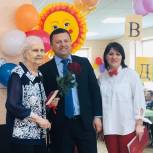 Депутат Николай Артёменко  вручил юбилейные медали ветеранам