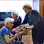 Инна Лосева вручила участникам трудового фронта медали к 75-летию Победы