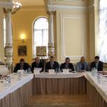 Александр Скрябин вручил поощрения донского парламента лучшим работникам бутового обслуживания и ЖКХ