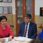 Депутат Оксана Бондарь пообщалась с жителями Магаданской области