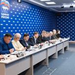 Восемь глав субъектов РФ возглавят региональные отделения «Единой России»