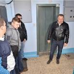 Единороссы Сергиева Посада проконтролировали дезинфекцию подъездов многоквартирных домов