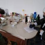 Волонтеры ЕР навестили около 130 пенсионеров в Чеченской Республике